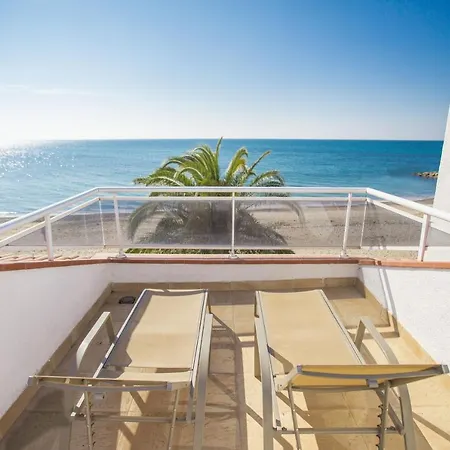 Mistral Seafront Up. Vistas Al Mar Апартаменты *